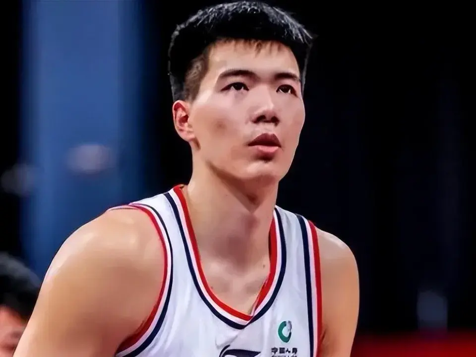 争冠, 距离CBA, LcMKT