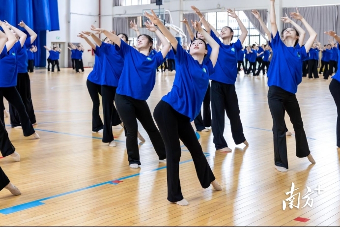 队将以最高, 服务已全部, 练高效推进 队将以最高, 服务已全部, 练高效推进