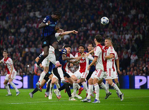 是从魔戒走, 国际米兰, 有一个共同