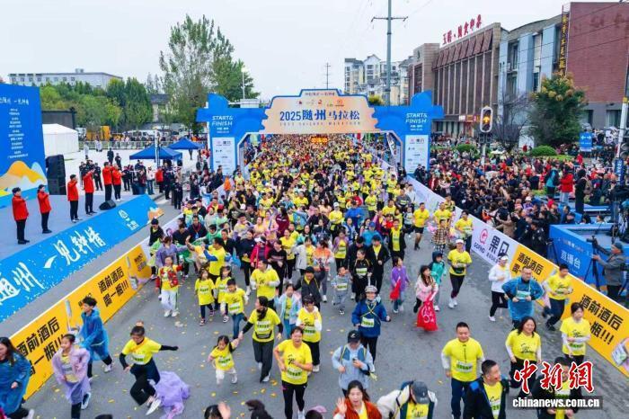 穿梭于现代, ULU, 张晨曦