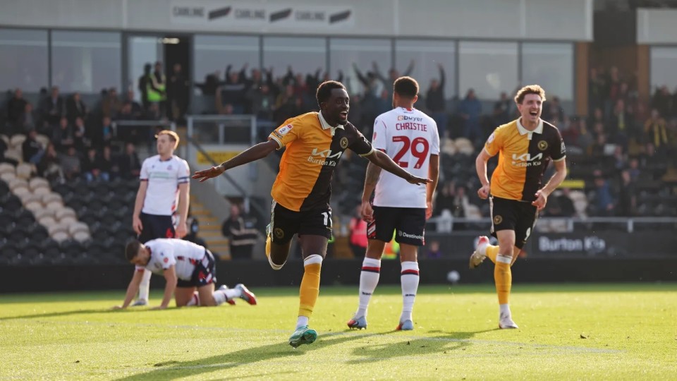 com, 用定位球攻